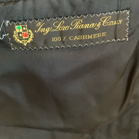 Men’s Suit Jacket - Picture 2 of 3